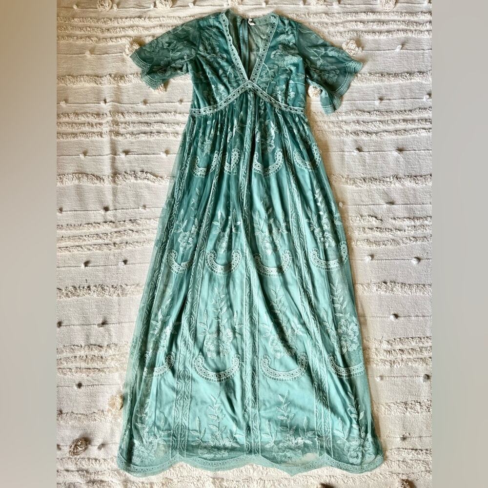 Pinkblush Lace Overlay Maxi Maternity Dress in Sage Size Small - Picture 7 of 11